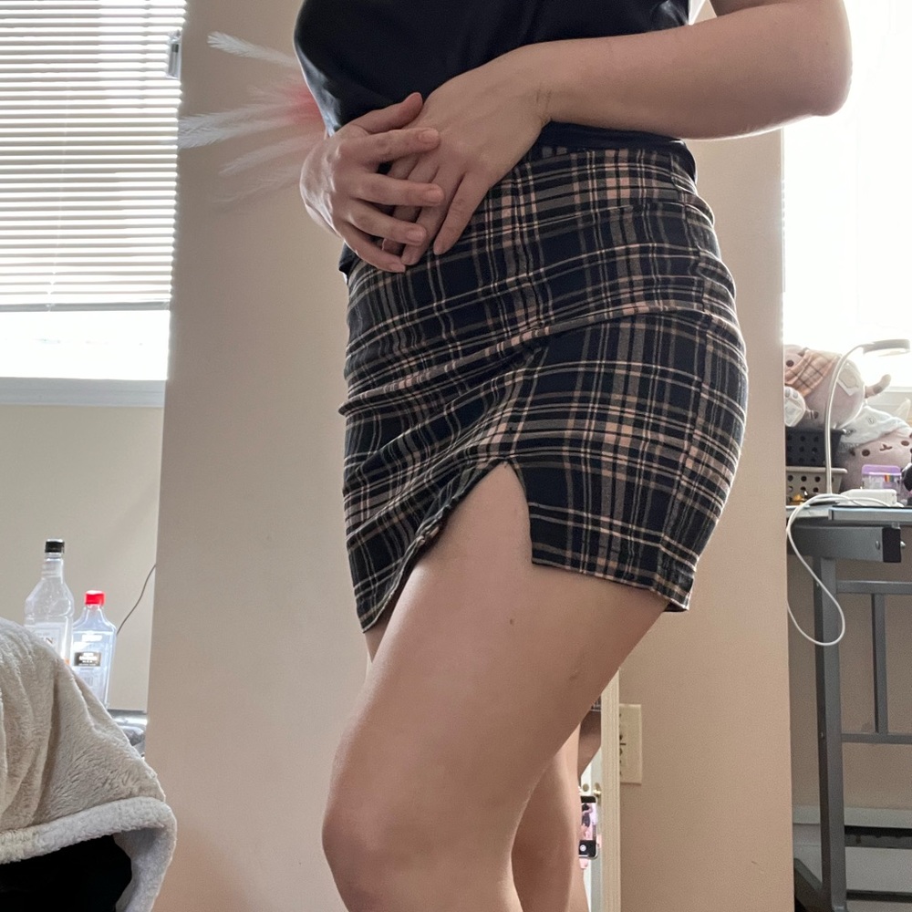 thigh slit mini skirt